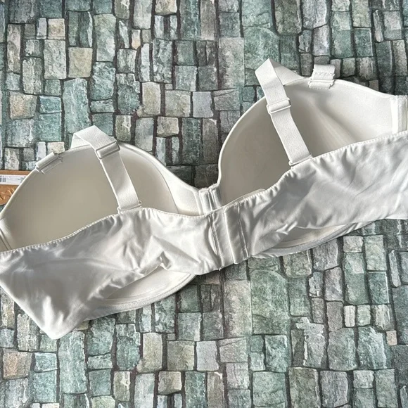 SKIMS Fits Everybody Strapless Bra Sz 46D - Picture 2 of 8